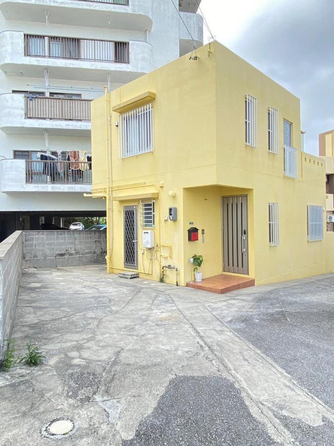 Villa いえろーはうす Okinawa Exterior foto
